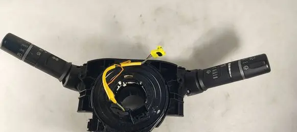 Wiper turn signal indicator stalk/switch