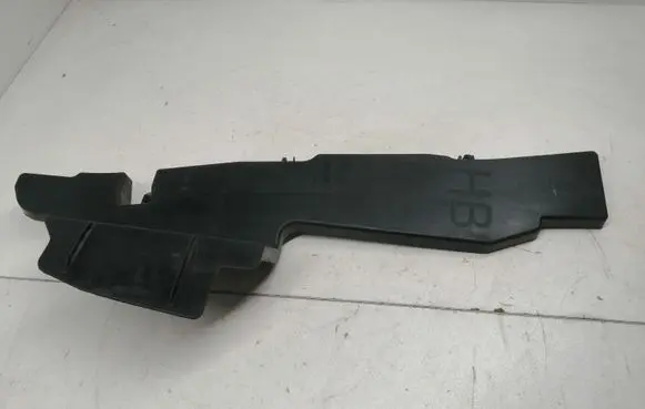 Toyota Auris E180 Other engine bay part 165950Y010