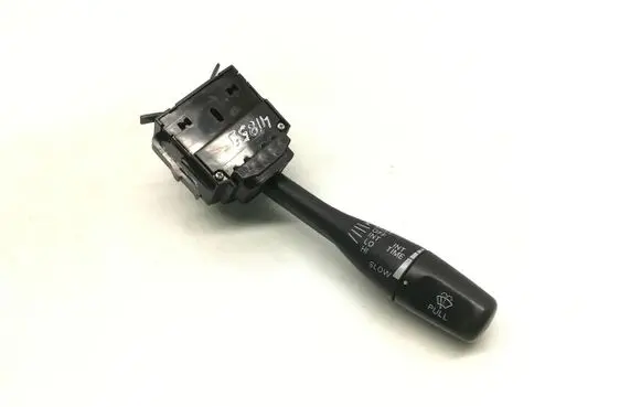 Mitsubishi Lancer VIII Wiper turn signal indicator stalk/switch 17D714