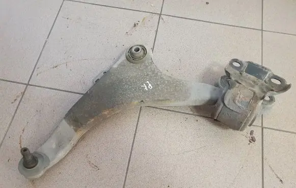 Volvo V70 Front lower control arm/wishbone