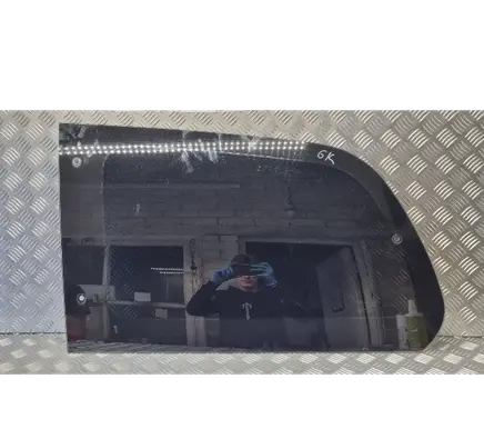 KIA Carnival Rear side window