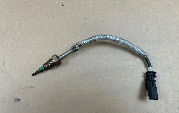 Jeep Wrangler Exhaust gas temperature sensor 68293418AB