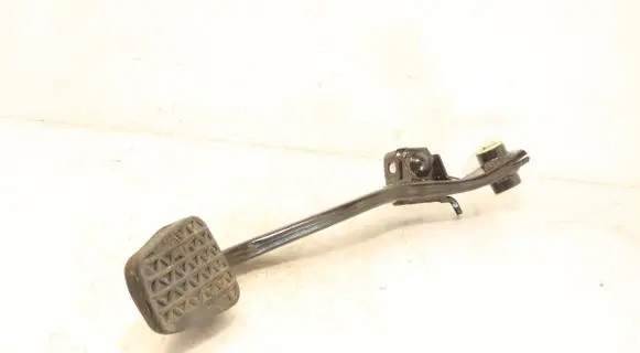 Opel Insignia A Clutch pedal 