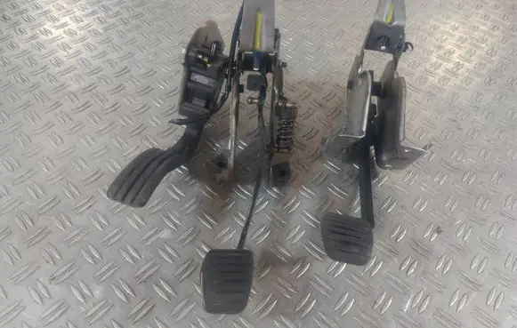 Dacia Lodgy Pedal assembly 465032800R 180023122R