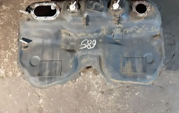 Subaru Forester SF Fuel tank 