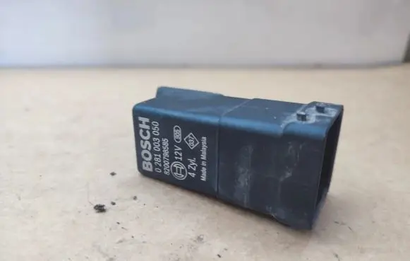Glow plug pre-heat relay