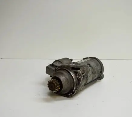 Volkswagen Golf VII Starter motor 02Z911024L