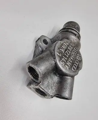 Engine coolant pipe/hose