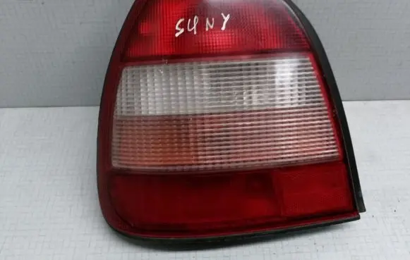 Nissan Sunny Rear/tail lights 22063324
