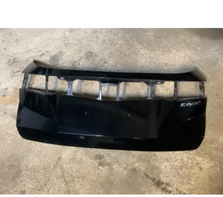 Tailgate trim