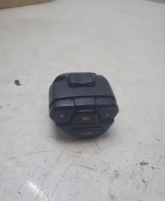 Head unit multimedia control