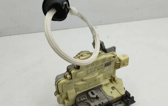 Audi Q7 4L Front door lock CZ3C1837016A