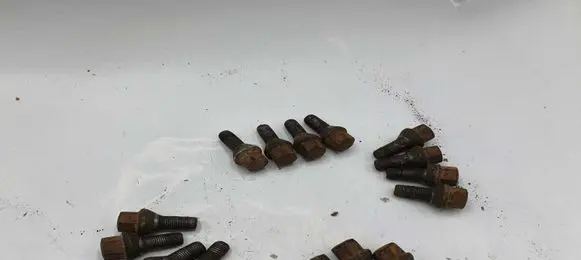 Fiat Stilo Nuts/bolts NOCODE