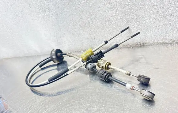 Opel Meriva B Gear shift cable linkage 55564863