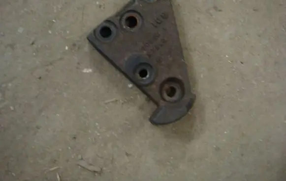 Hyundai ix35 Engine mounting bracket