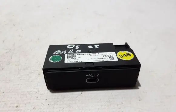 Audi Q5 SQ5 USB socket connector 8W0035708A