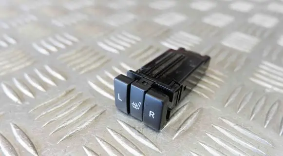 Toyota Prius+ (ZVW40) Seat heating switch 8475147030 8475147031
