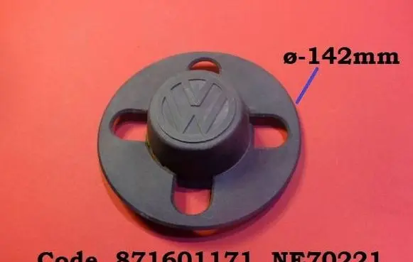 Volkswagen Jetta I Original wheel cap 871601171 NE70221