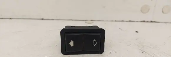 BMW 5 E39 Electric window control switch 8368974