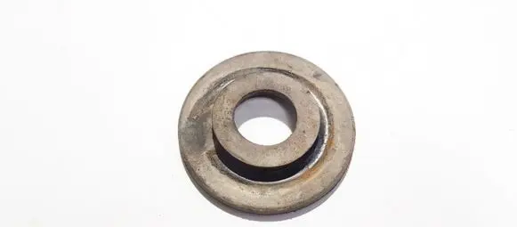 Volkswagen PASSAT B6 Front coil spring rubber mount 