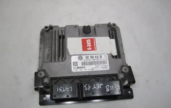 Volkswagen Jetta VI Engine control unit/module 03C906016BS 0261S07200 03C907309F