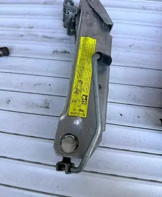 Audi A4 S4 B7 8E 8H Lift Jack 8E0011031M