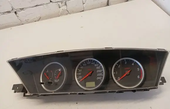Nissan Primera Speedometer (instrument cluster) AV600