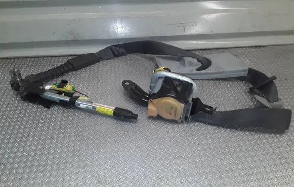 Honda Civic Front seatbelt 81450smge010m4