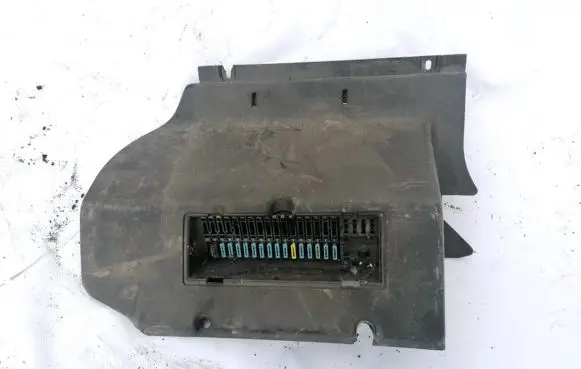 Mercedes-Benz 207 310 Fuse box set 6016880006