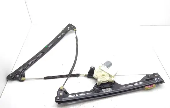 Citroen C4 II Picasso Front door window regulator with motor 9675924680