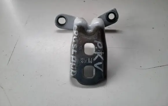 Opel Crossland X Front door upper hinge