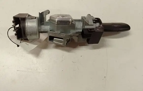 Ford S-MAX Ignition lock 3M513F880