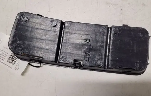 Volkswagen Polo III 6N 6N2 6NF Front bumper lower grill