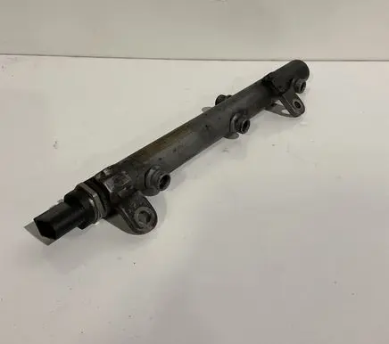 Mercedes-Benz CLS C219 Fuel main line pipe A6420702695