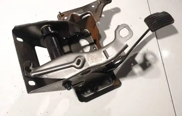Volvo S40, V40 Clutch pedal 