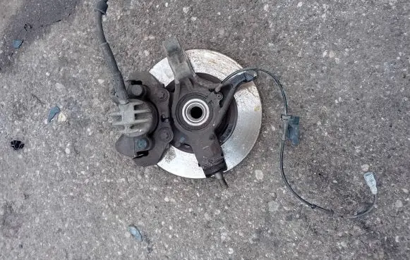 Peugeot Partner Front wheel hub spindle knuckle