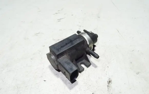 Audi A4 S4 B6 8E 8H Turbo solenoid valve 1J0906627