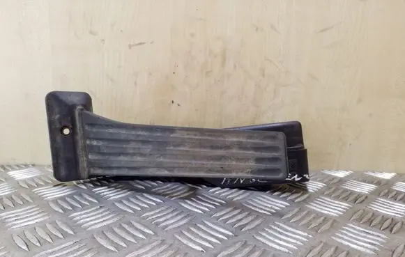 BMW 1 E81 E87 Accelerator throttle pedal 3542677093501 74766500