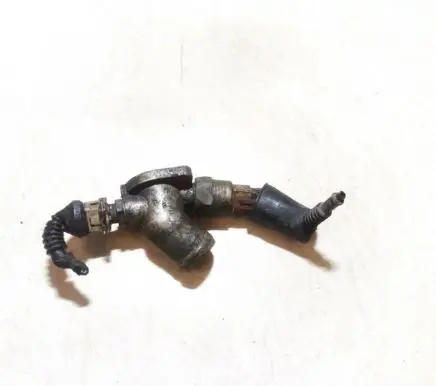 Volkswagen PASSAT B5 Engine coolant pipe/hose 034121133h