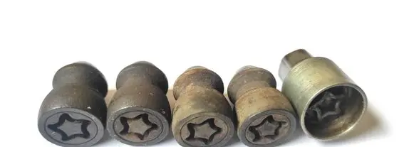 Chevrolet Captiva Anti-theft wheel nuts and lock 