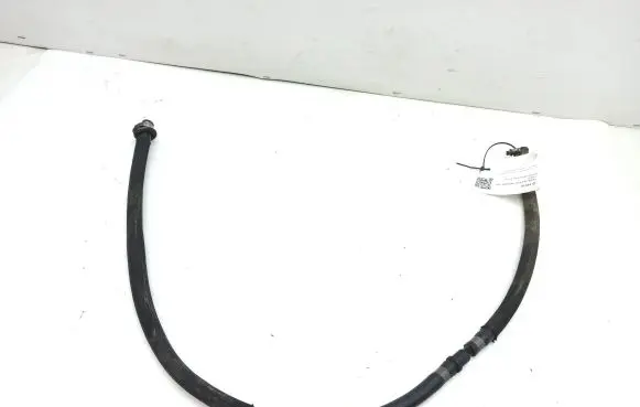 Mercedes-Benz ML W163 Engine coolant pipe/hose 1635000475