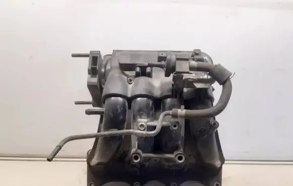 Hyundai Coupe Intake manifold 
