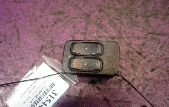 Opel Astra G Quarter vent window switch 13363201