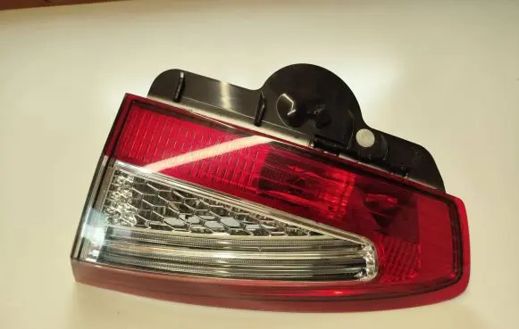 Ford Mondeo MK IV Tailgate rear/tail lights BS7113A602B