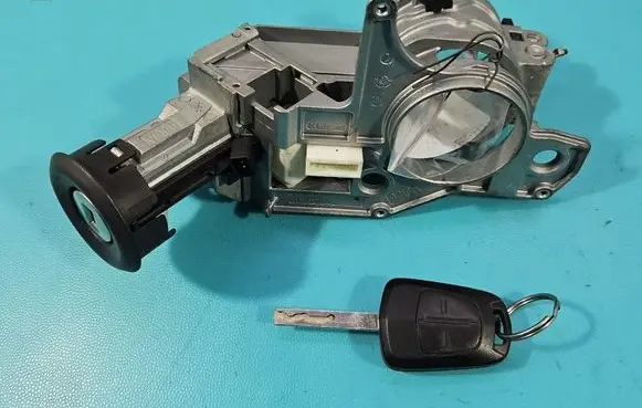 Opel Zafira B Ignition lock IMPRK1586995