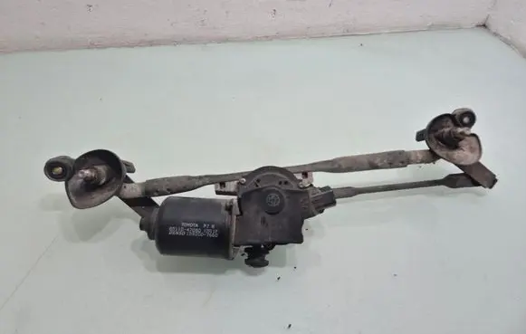 Toyota Prius (XW20) Front wiper linkage and motor 8511047080