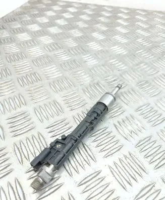 BMW 7 F01 F02 F03 F04 Fuel injector 7599876