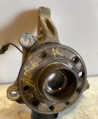 Opel Signum Front wheel hub 6698L