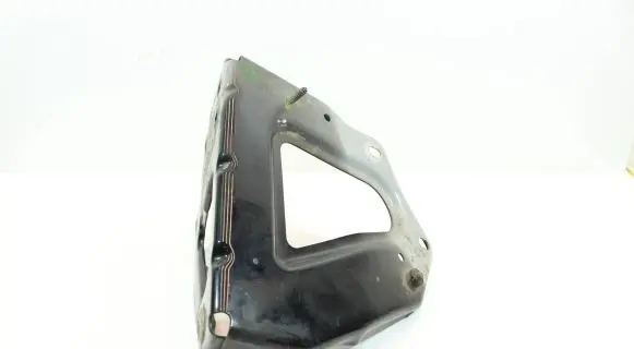 Audi A6 S6 C6 4F Fender mounting bracket 4F0821135