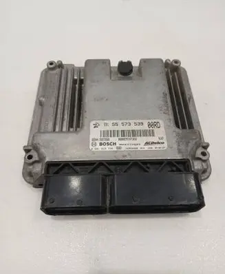 Opel Insignia A Engine control unit/module 55573539 0281015774 55573560